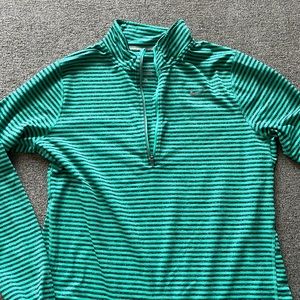 Womens Nike 1/4 zip